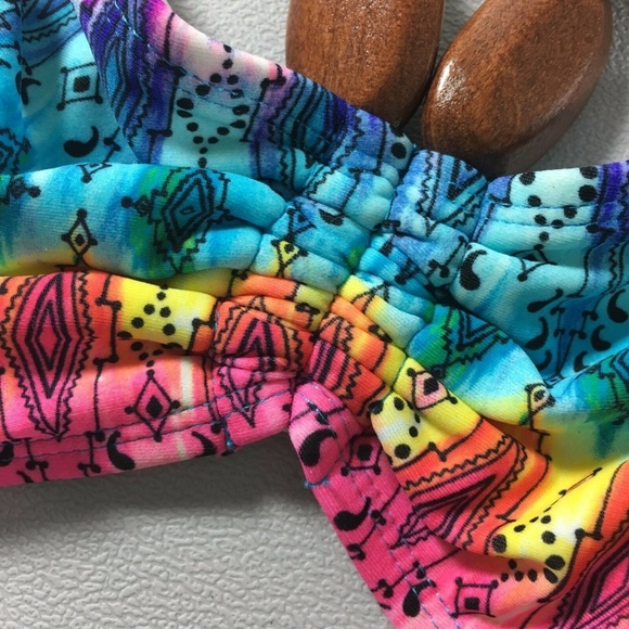 OP Junior Size Large 11-13 Bikini Top Junior Size Large 11-13 Aztec Print - Picture 4 of 8